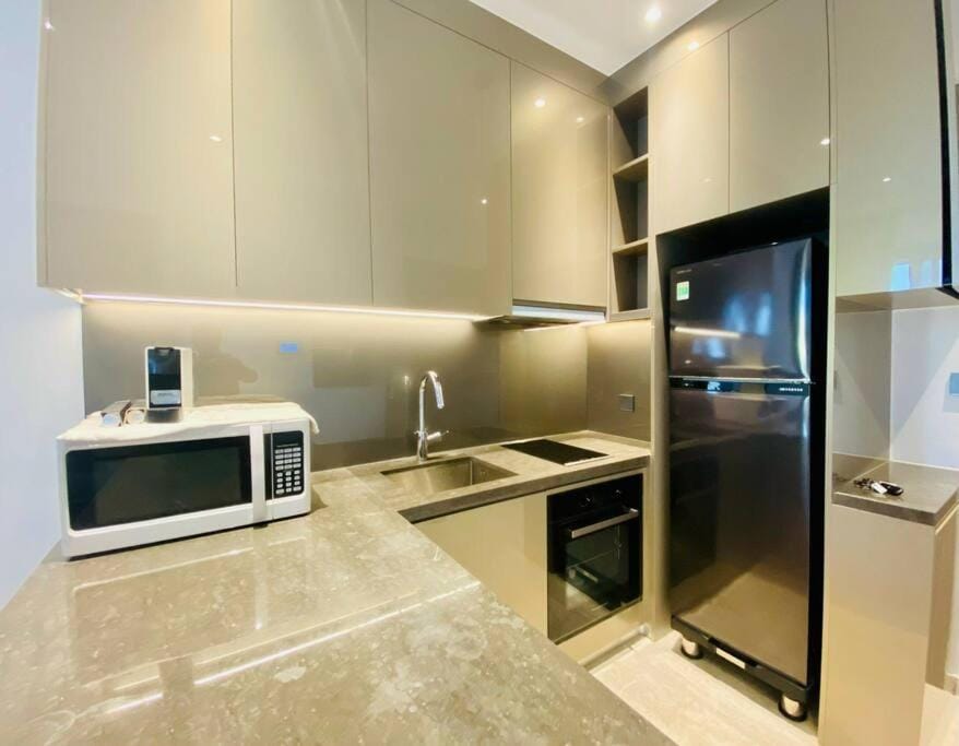 The Rixx Simple Apartment @ Marq/pool/gym/Netflix Apartment in Ho Chi Minh City