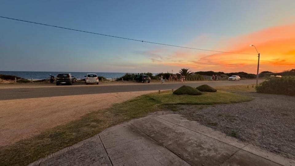 Neighbourhood, Natural landscape, Beach, Beach, Sea view, Sunset