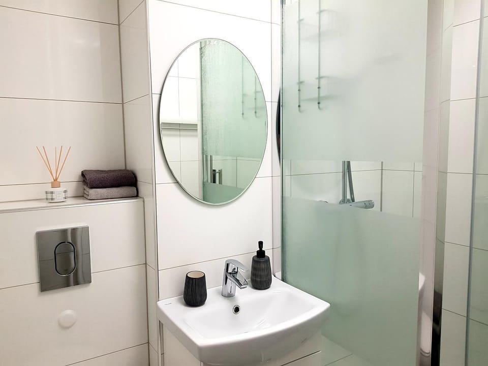 Wygodny dwupokojowy apartament pomiedzy lotniskiem a centrum Apartment in Warsaw