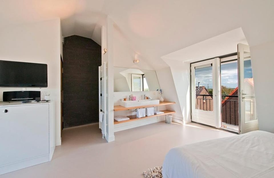 TV and multimedia, Bedroom
