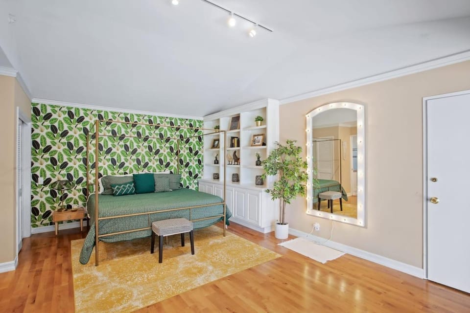 Bed, Bedroom