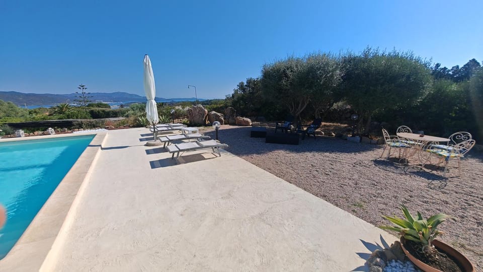 Day, Natural landscape, Mountain view, Pool view, Sea view, Swimming pool, sunbed