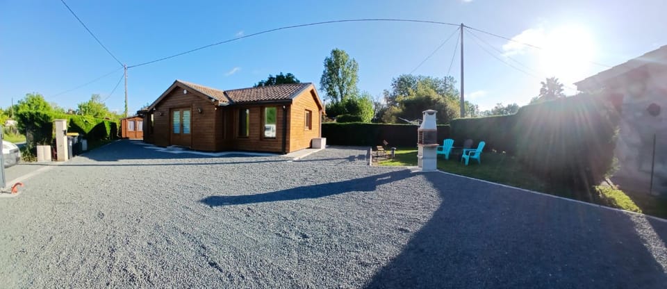 Le Chalet Médocain Chalet in Nouvelle-Aquitaine