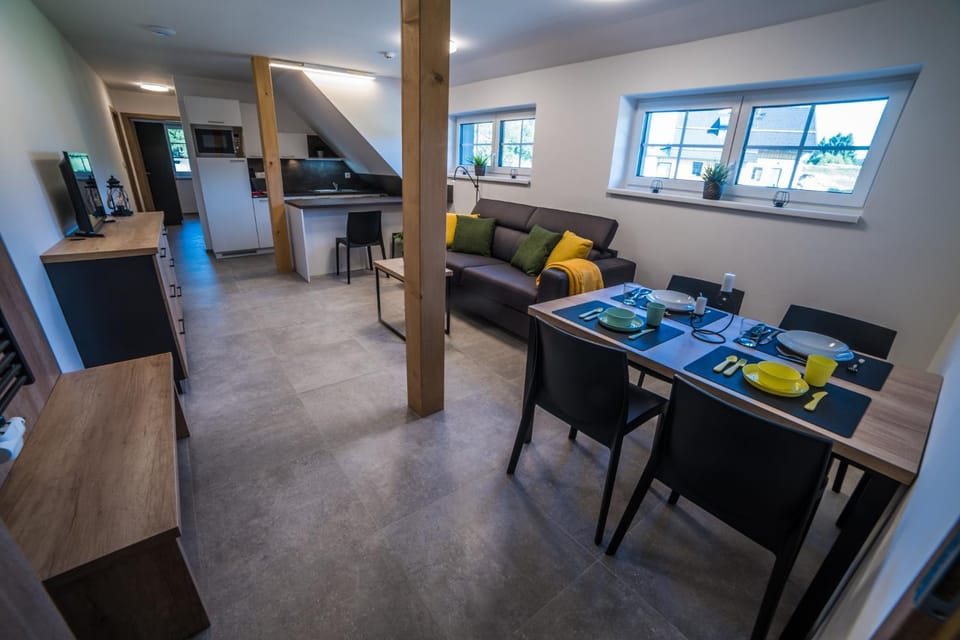 Kitchen or kitchenette, Living room