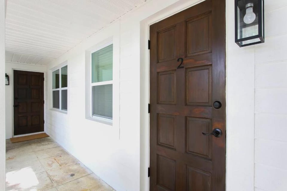 Newly Renovated 1BR apartment in the heart of WPB Apartment in West Palm Beach
