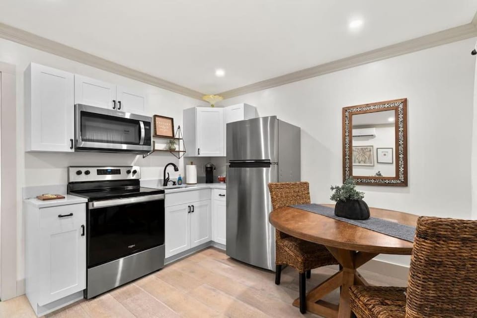 Newly Renovated 1BR apartment in the heart of WPB Apartment in West Palm Beach