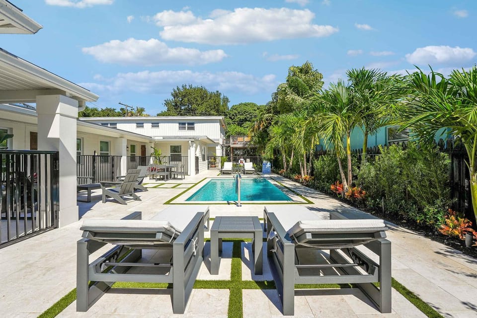 Lovely 1 Bedroom - Walk to Waterfront Apartment in West Palm Beach