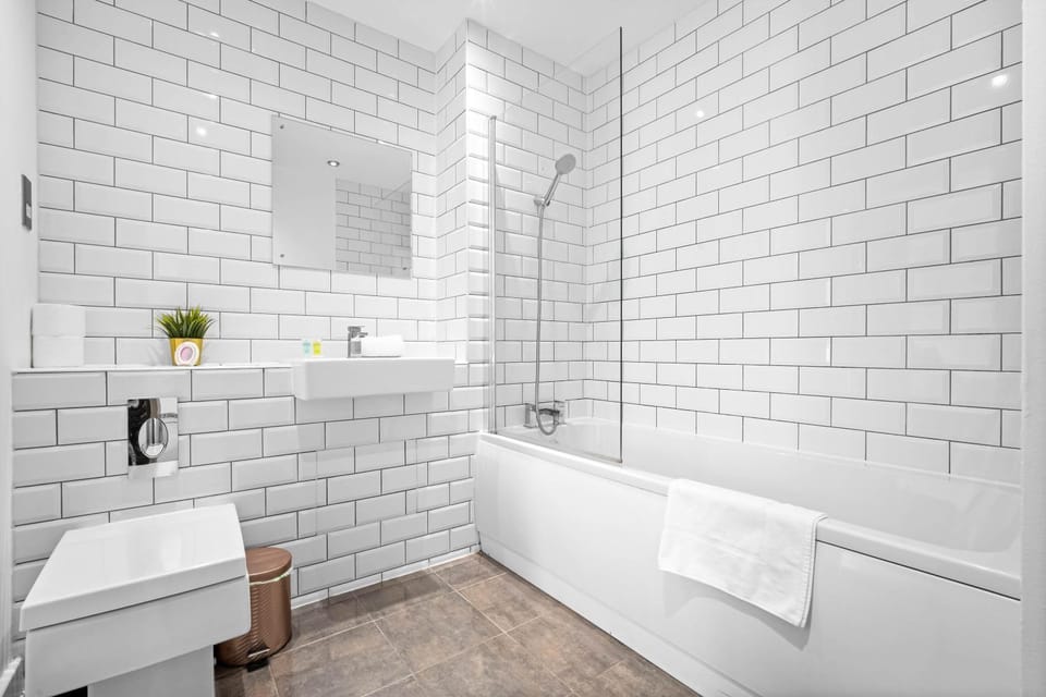 Toilet, Bathroom, Bath
