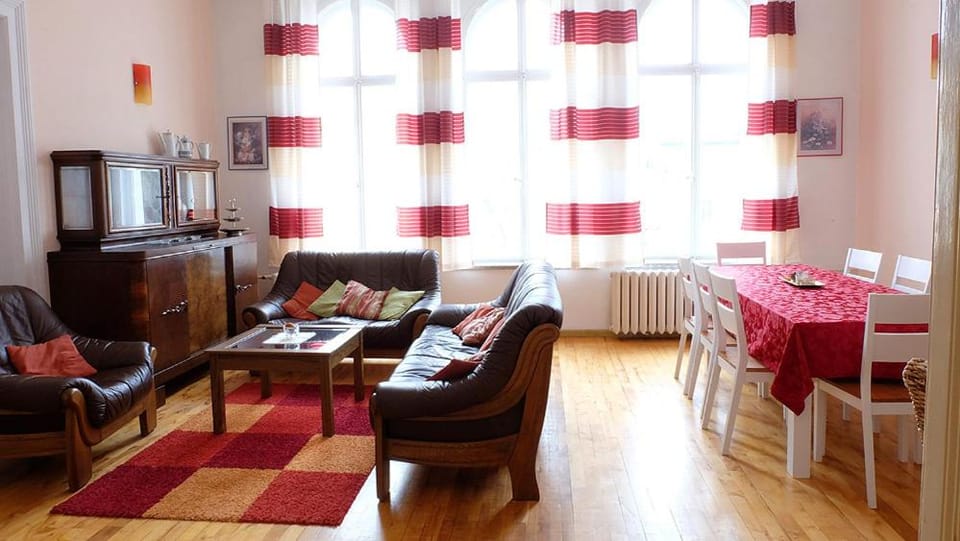Living room, Seating area, Dining area