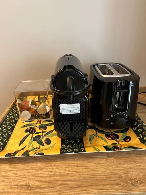 Coffee/tea facilities, toaster
