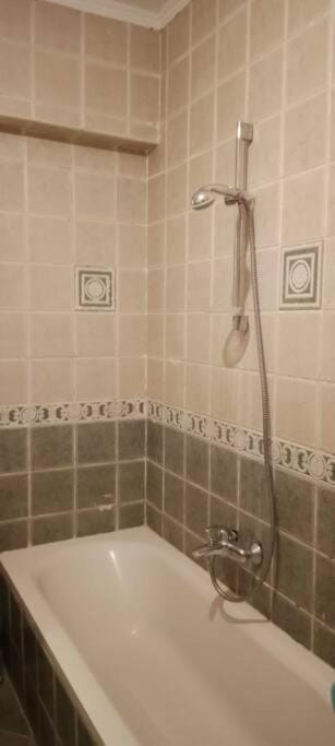 Shower, Bath