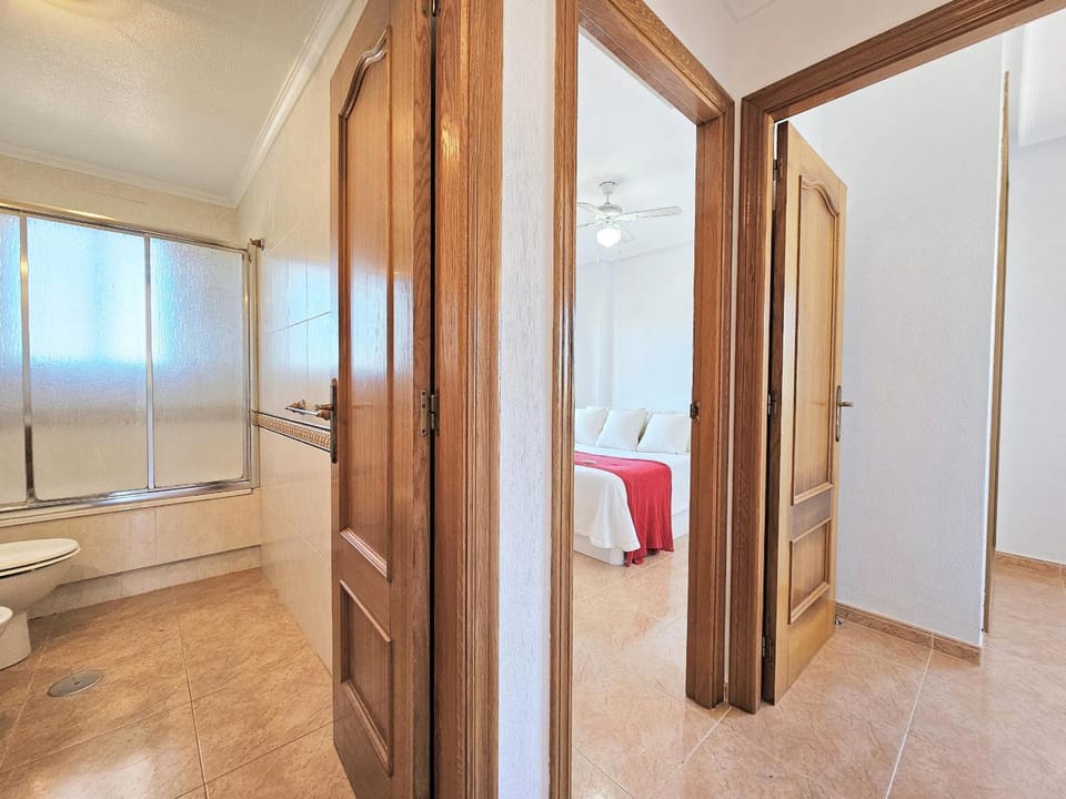 Bed, Bathroom, Photo of the whole room, Bedroom, Bath