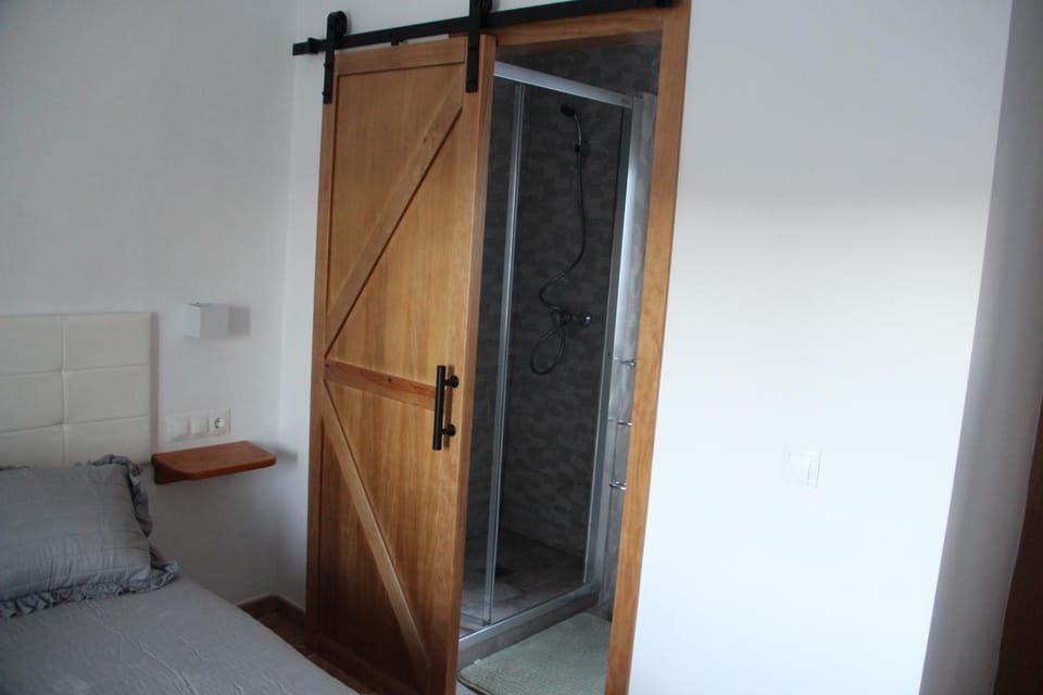 Bed, Bathroom, Photo of the whole room, Bedroom