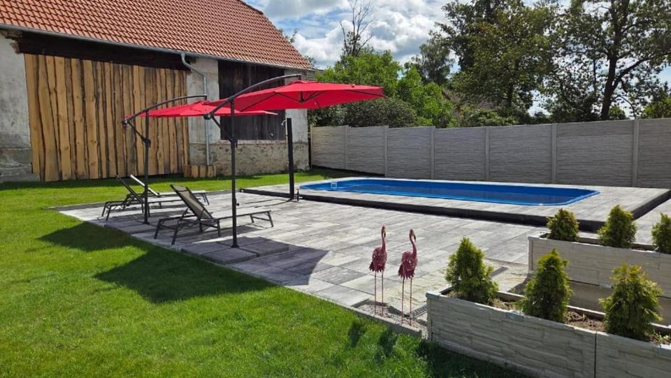 Swimming pool, Swimming pool