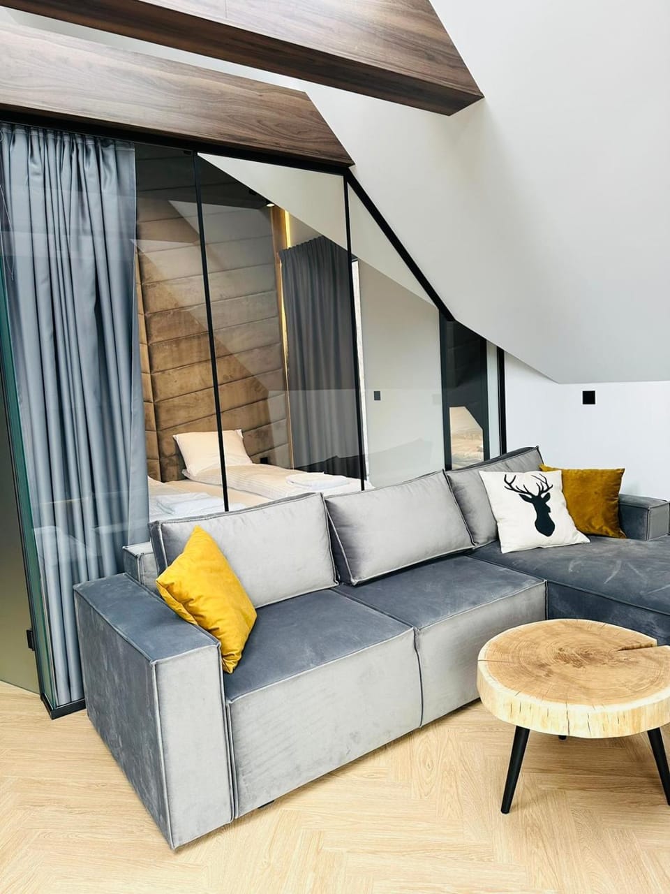 Living room, Photo of the whole room, Seating area