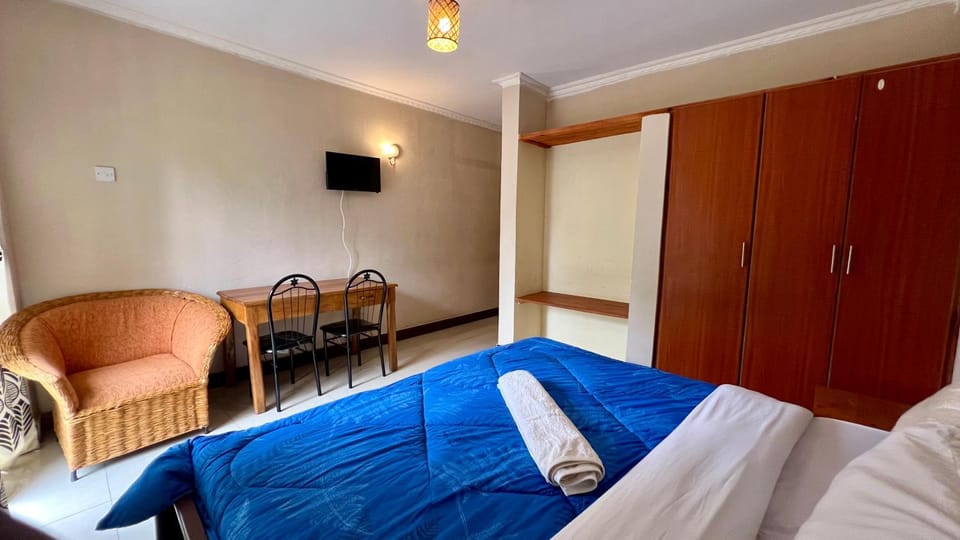 Bed, TV and multimedia, Photo of the whole room, Bedroom, wardrobe