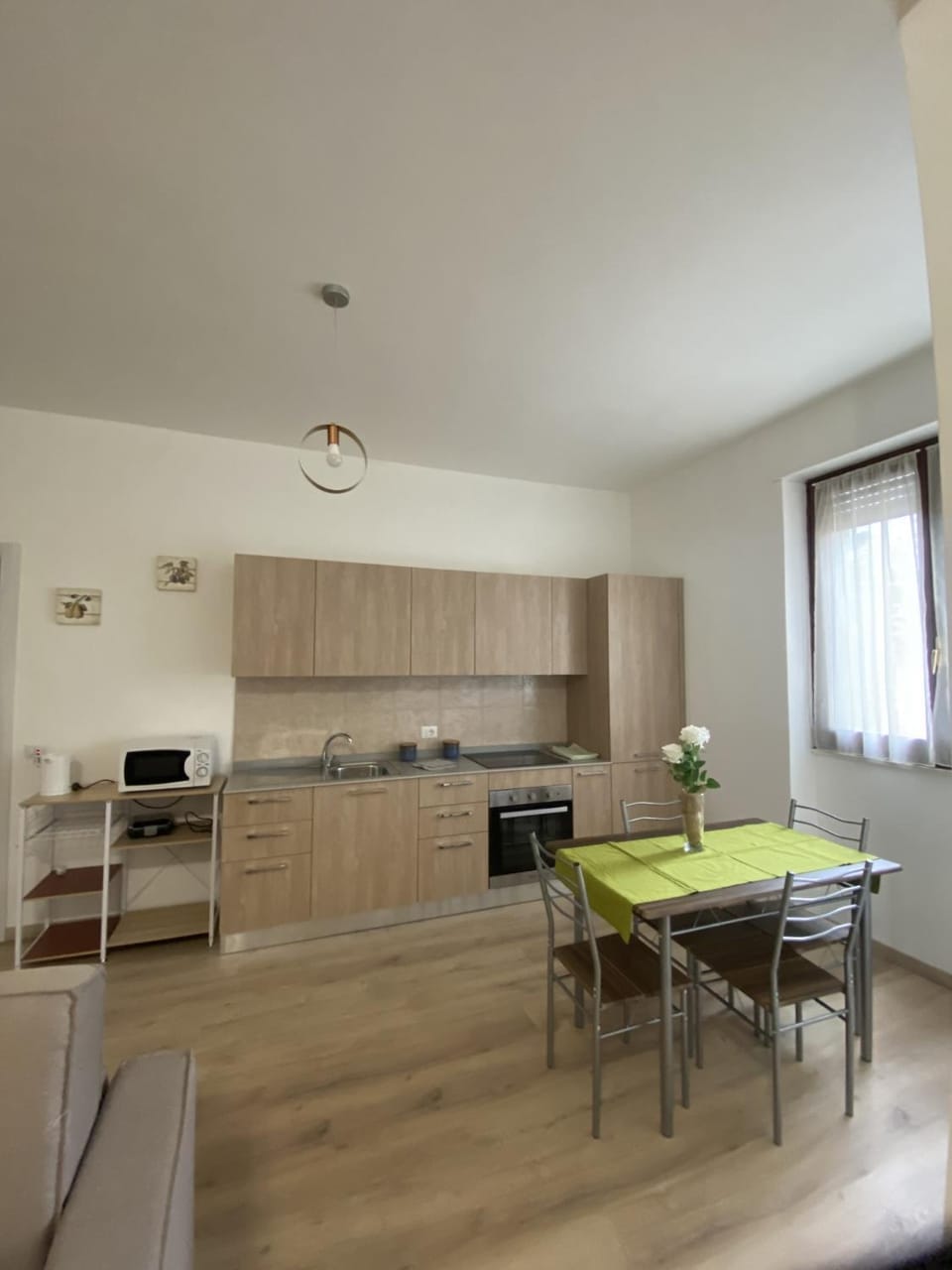 Kitchen or kitchenette, minibar, toaster