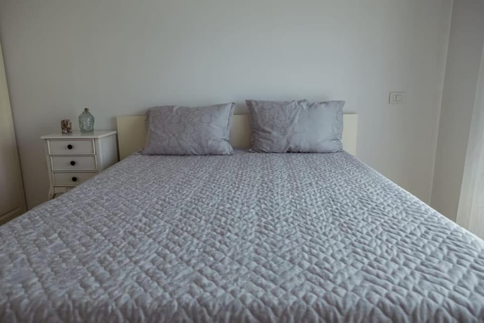 White Apartment Prishtina Apartment in Serbia