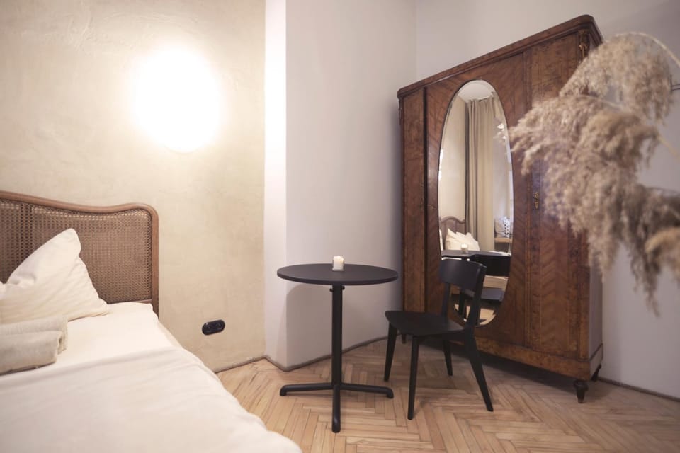 Bed, Photo of the whole room, Bedroom, hair dresser, wardrobe