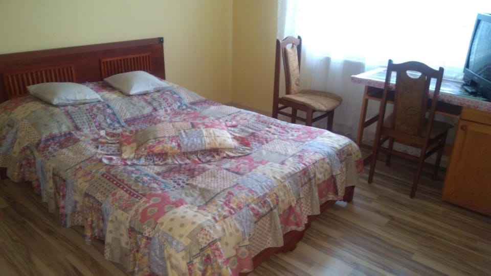 Pokoje Goscinne Buzuki Bed and Breakfast in Masovian Voivodeship