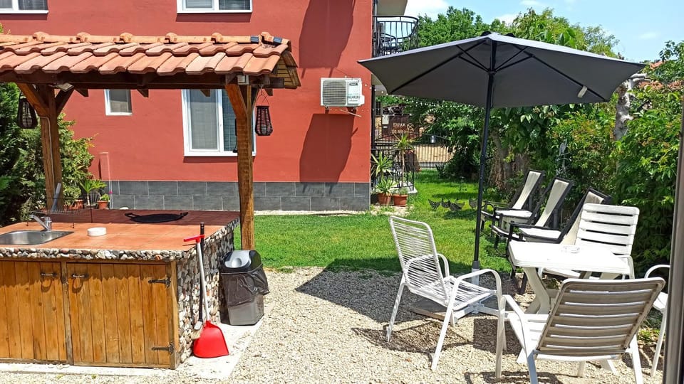 BBQ facilities, Garden