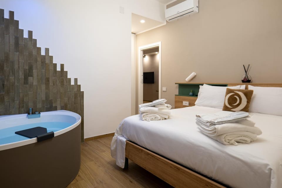 Hot Tub, Bedroom, Bath