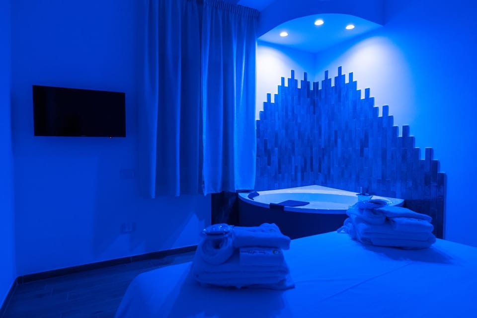 Hot Tub, Bedroom, Bath