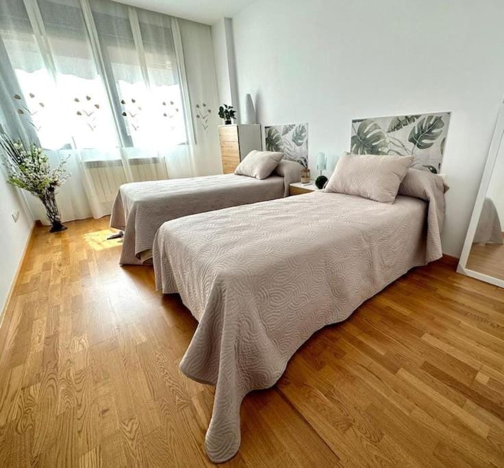 Studio 14 + garaje incluido. Nuevo, elegante, acogedor. Apartment in Haro