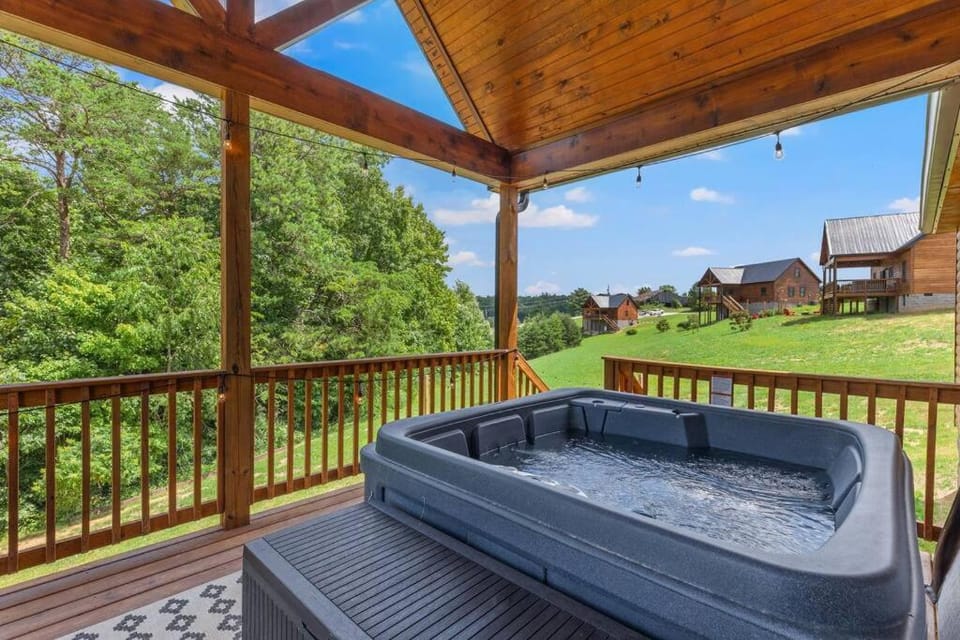 Brand New/ATV Trailer Parking/ 5 min to Miguel's Villa in Kentucky