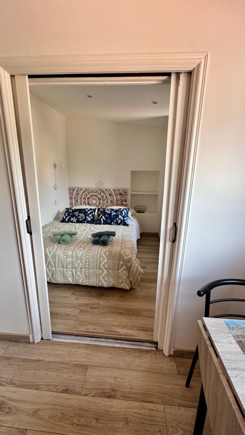 Bed, Photo of the whole room, Bedroom, wardrobe