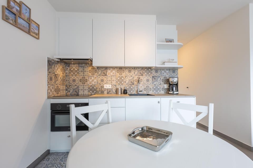 Luxe Studio Athena vlakbij het strand van Oostende Apartment in Ostend