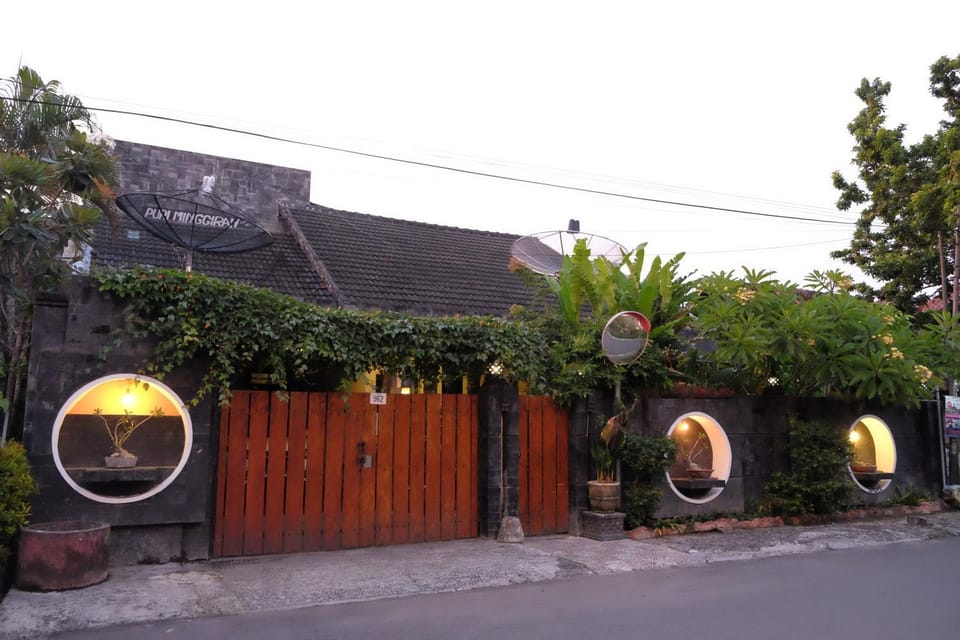 Facade/entrance