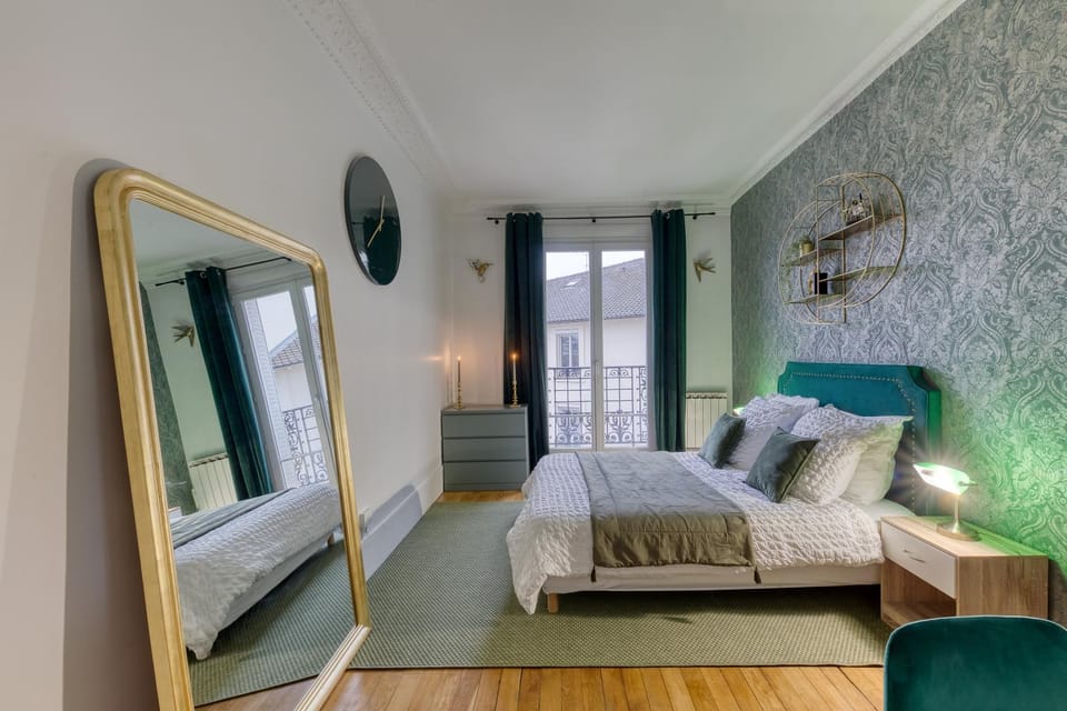 Bed, Photo of the whole room, Bedroom