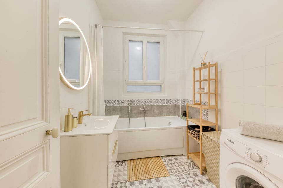 Bathroom, Bath