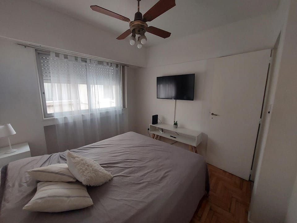 Bed, TV and multimedia, Bedroom, fireplace
