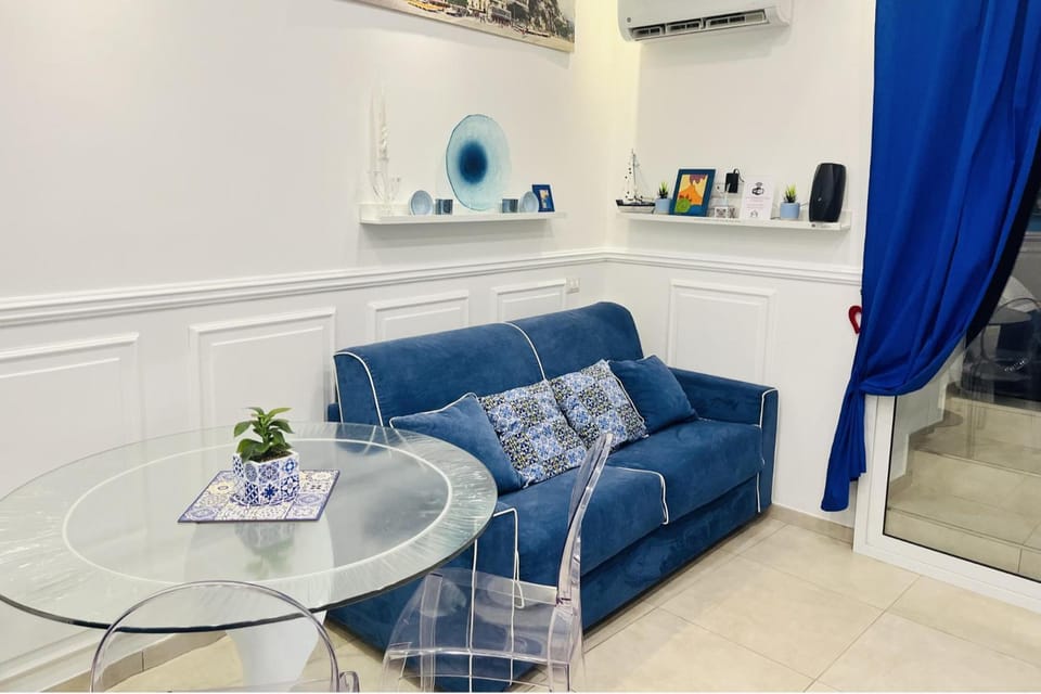 Donn'Anna Naples City Center Confort Apartment Apartment in Naples