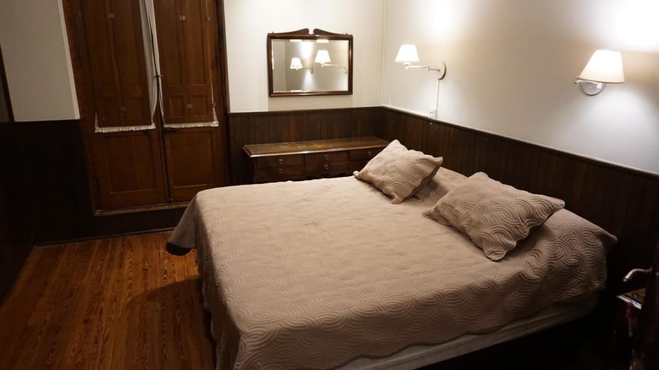 Bedroom, air conditioner