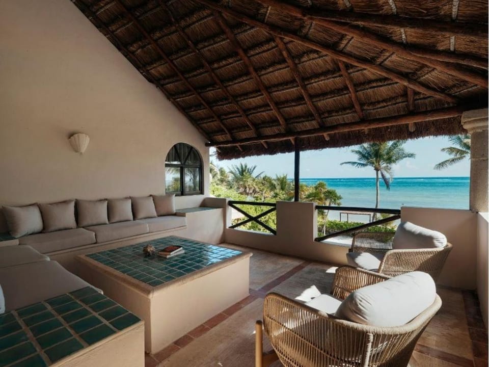 View (from property/room), Balcony/Terrace, Seating area, Sea view