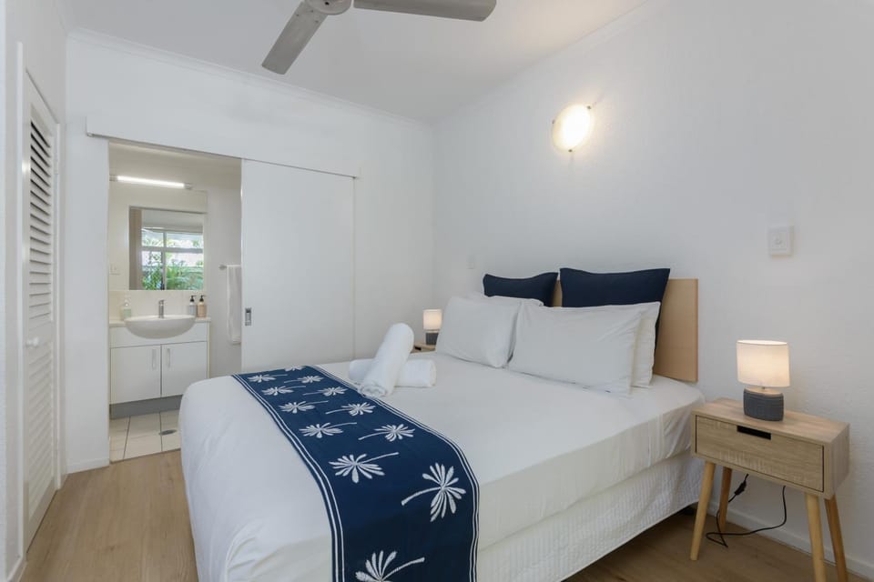 Bed, Bathroom, Bedroom
