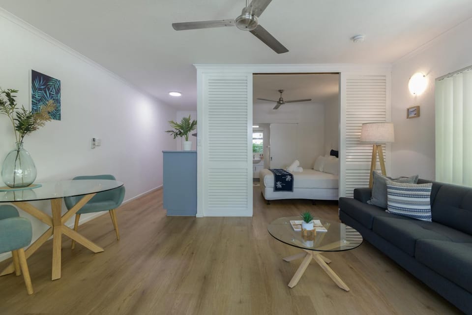 Living room, Dining area, Bedroom