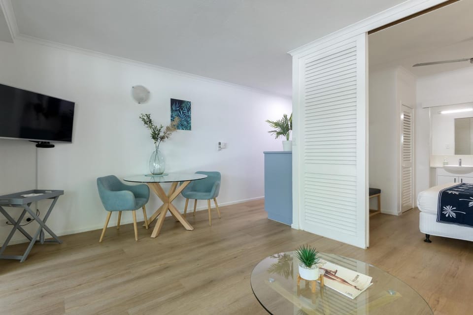 TV and multimedia, Dining area