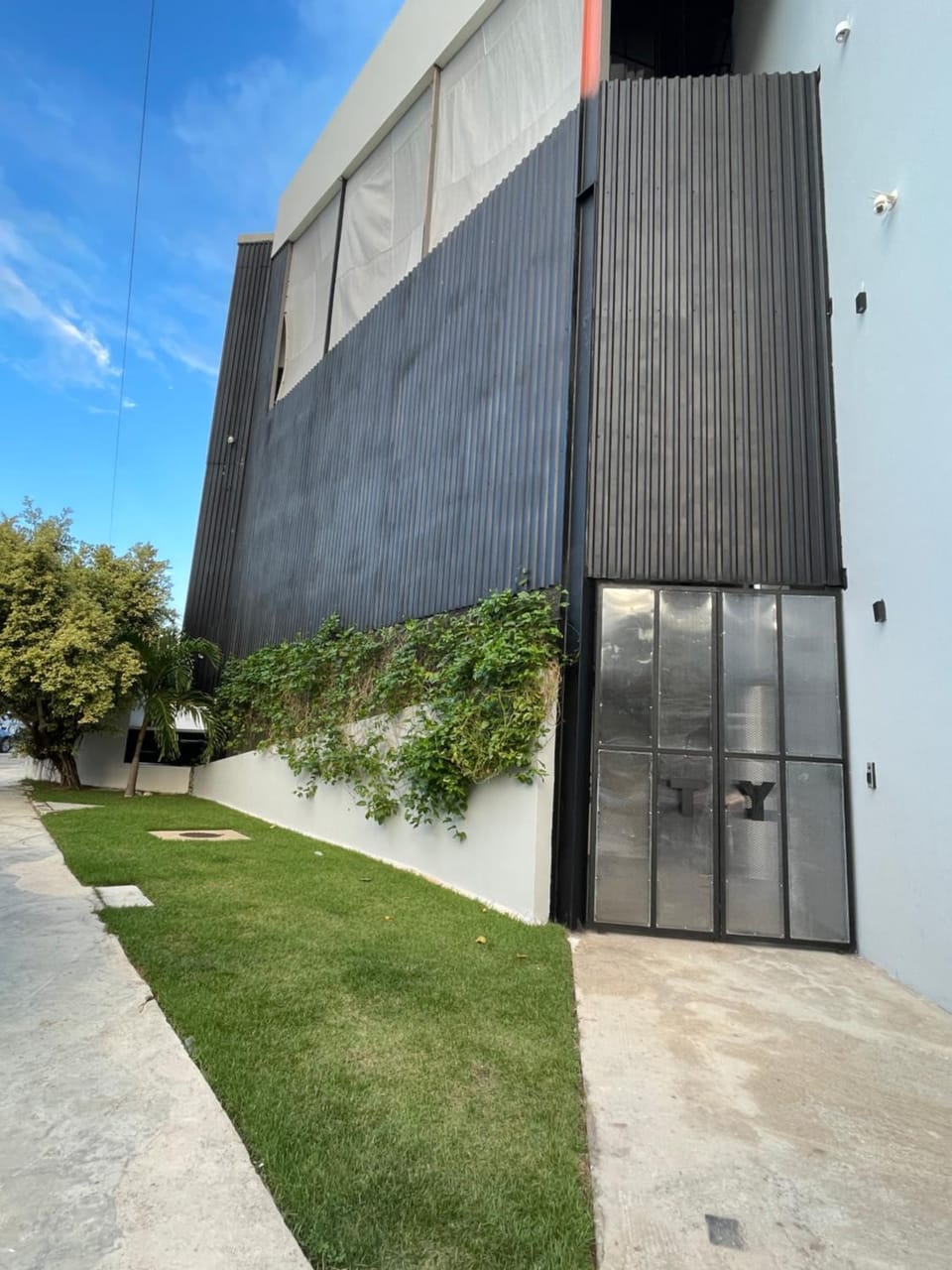 Property building, Day