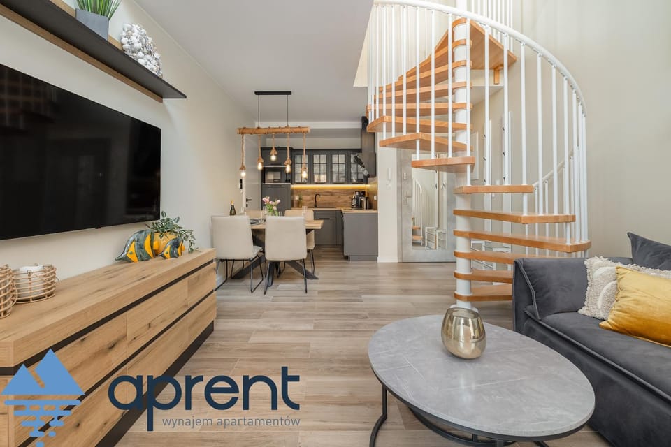TV and multimedia, Kitchen or kitchenette, Living room, Seating area, Dining area