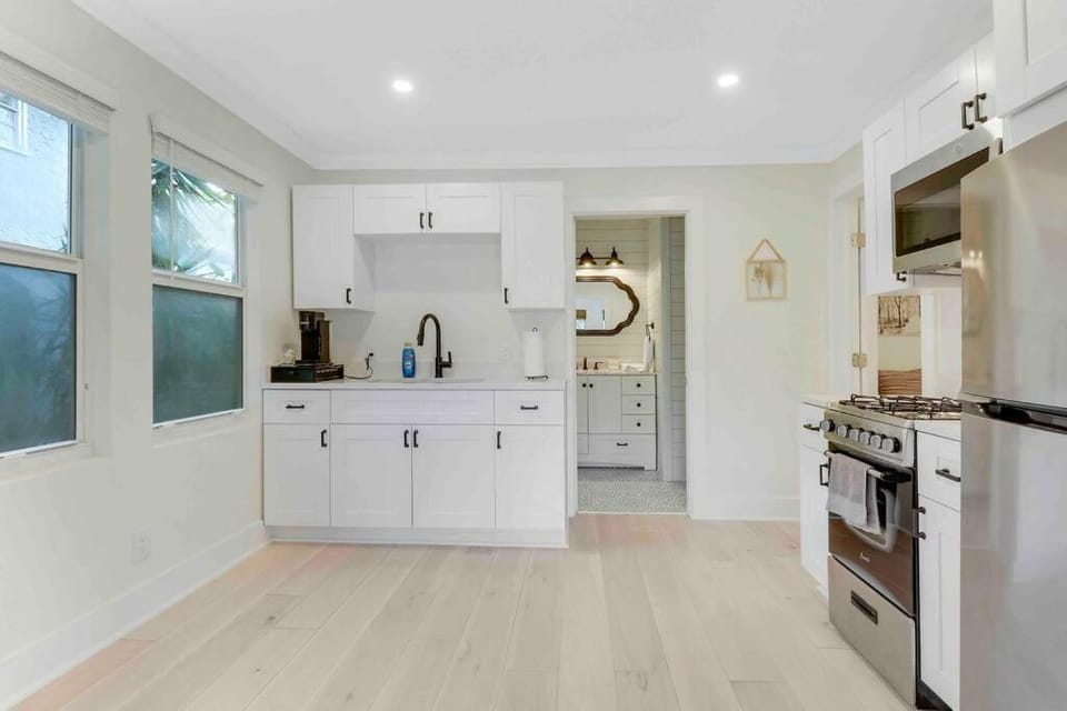 Charming Cottage on Croton #1 Apartment in West Palm Beach