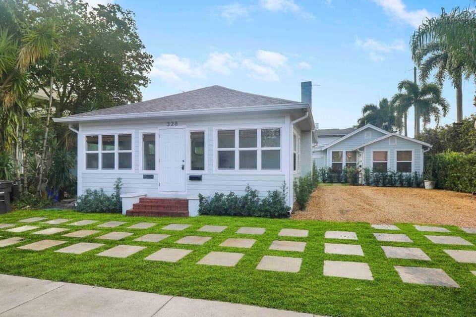 Charming Cottage on Croton #1 Apartment in West Palm Beach
