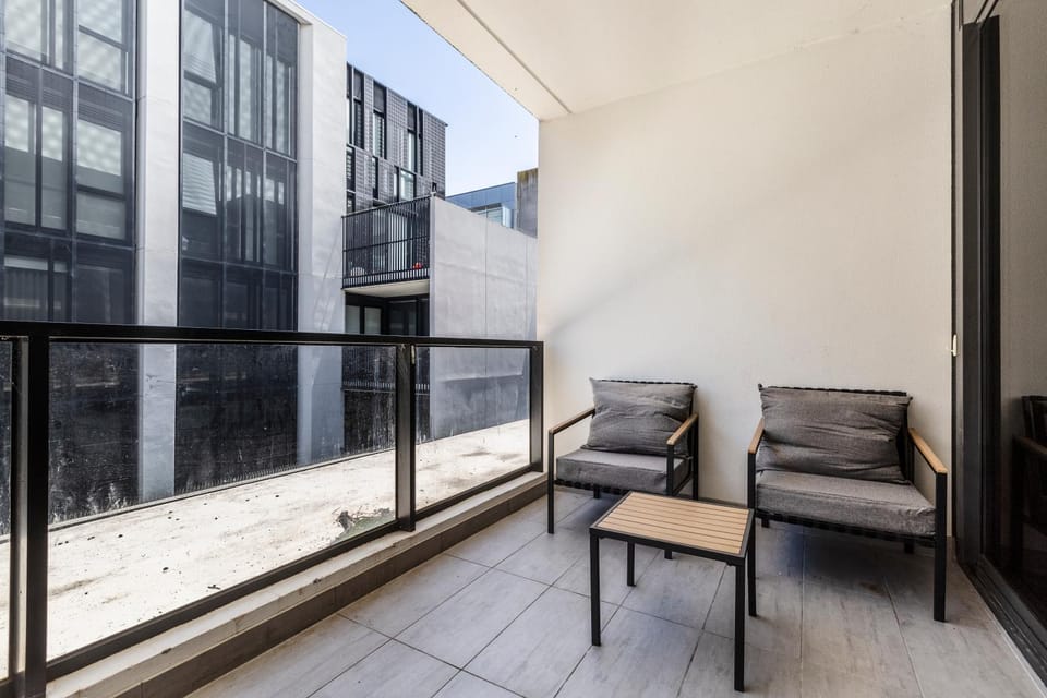 Central & Stylish in St Kilda w AC, WiFi =& Balcony Apartment in Saint Kilda