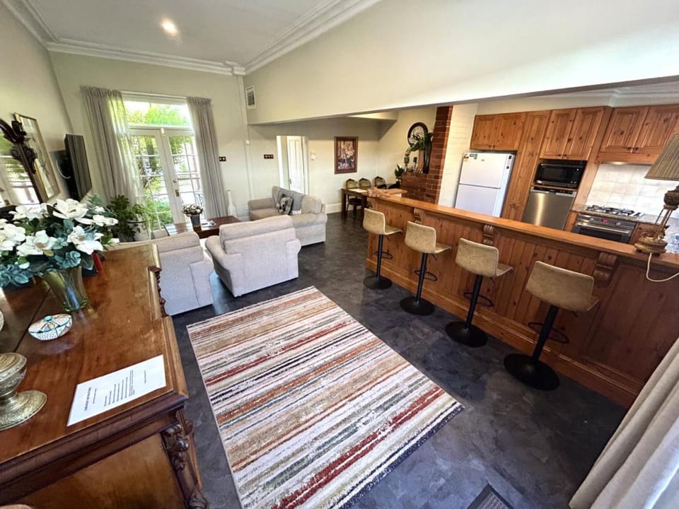 Porters Cottage Garden House in Wodonga