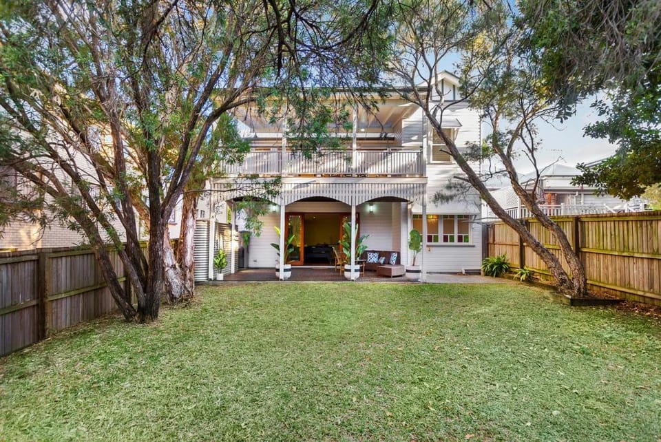 Property building, Spring, Day, Garden, Garden