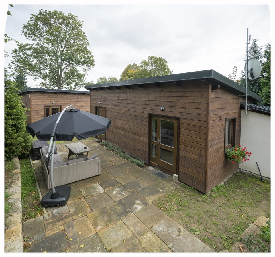 Property building, Patio, Facade/entrance