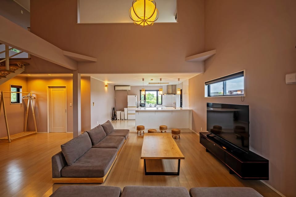Communal lounge/ TV room, Kitchen or kitchenette, Living room